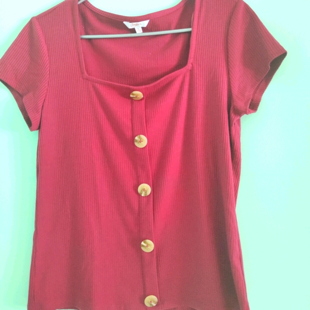 Square neck shirt